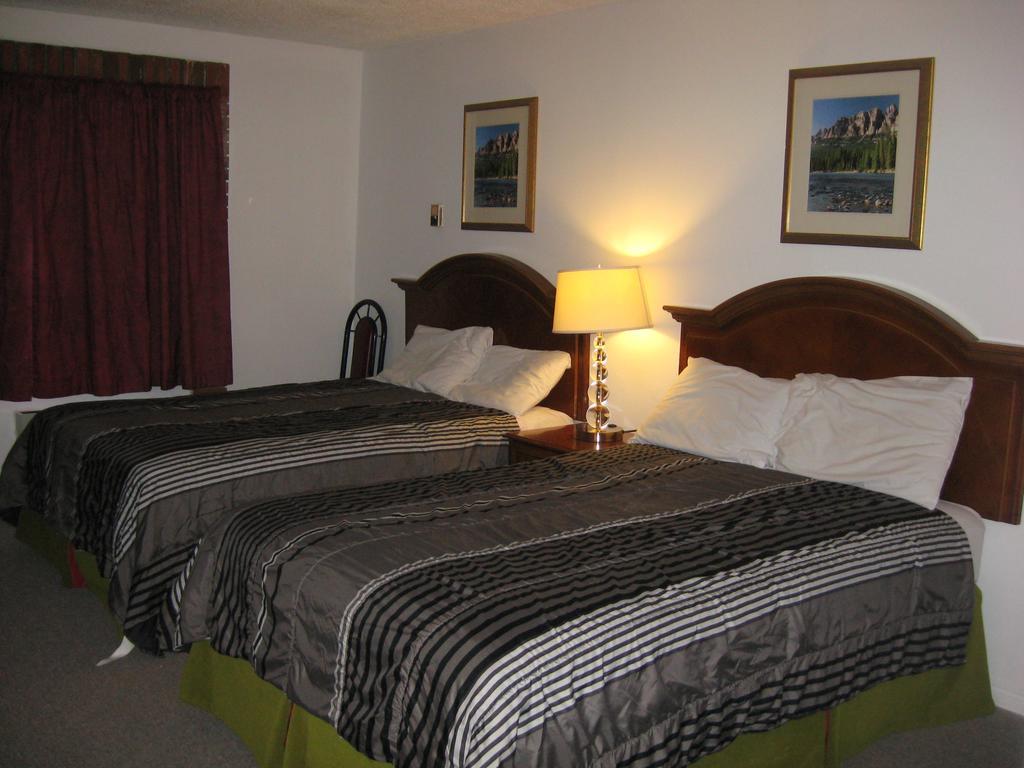 Royal City Motor Inn Brooks Room photo