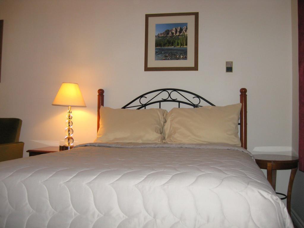 Royal City Motor Inn Brooks Room photo
